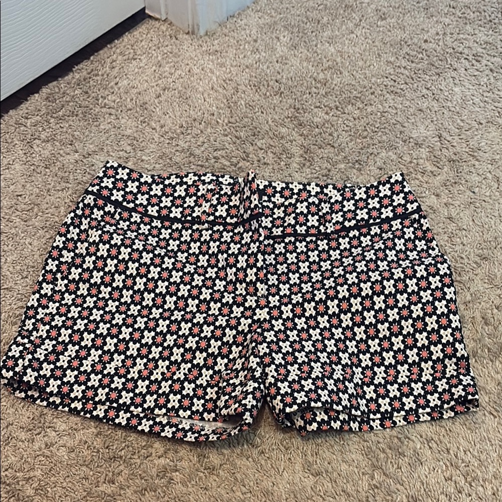 Avenue Black and White Geometric Pattern Shorts